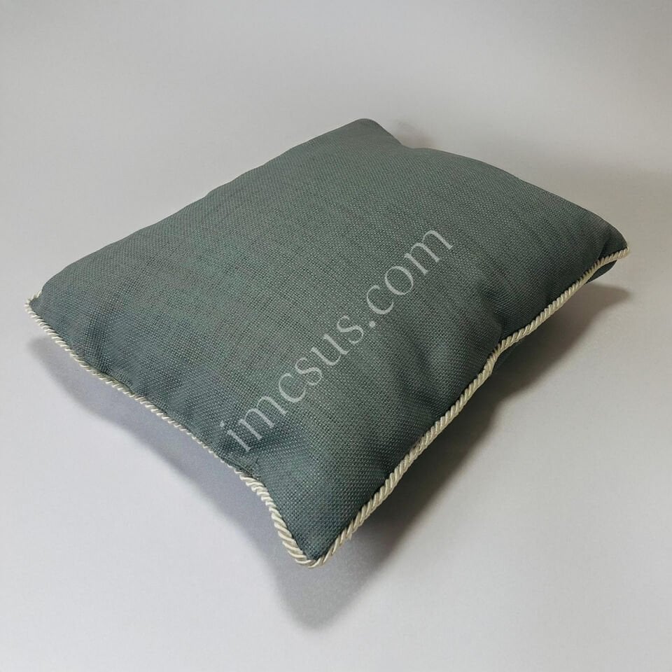 SÜSLEMESİZ YASTIK GRİ RENK BEYAZ KENARLI