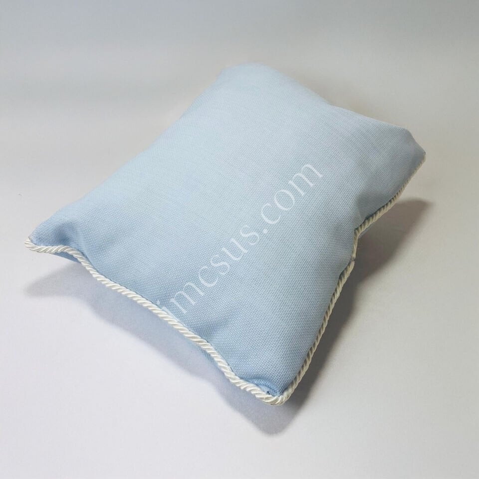 SÜSLEMESİZ YASTIK MAVİ RENK BEYAZ KENARLI