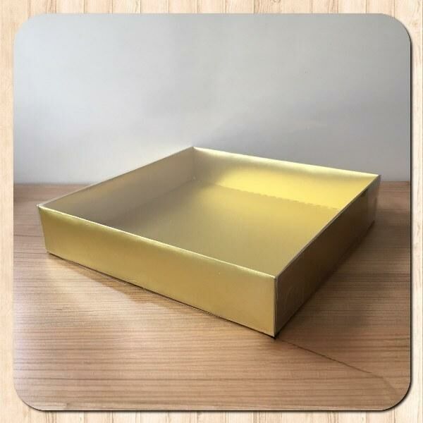 25x25x5 ALTI GOLD ÜSTÜ ASETAT KUTU