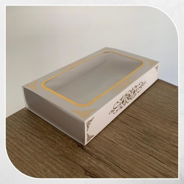 9x16x3 BEYAZ ÜZERİ GOLD SARAY DESENLİ PENCERELİ KUTU