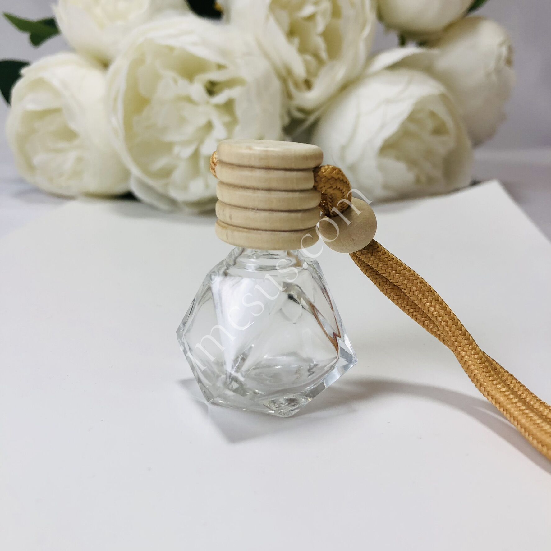 ELMAS MODEL AHŞAP KAPAKLI KOKU ŞİŞESİ 8ml (BTL703)