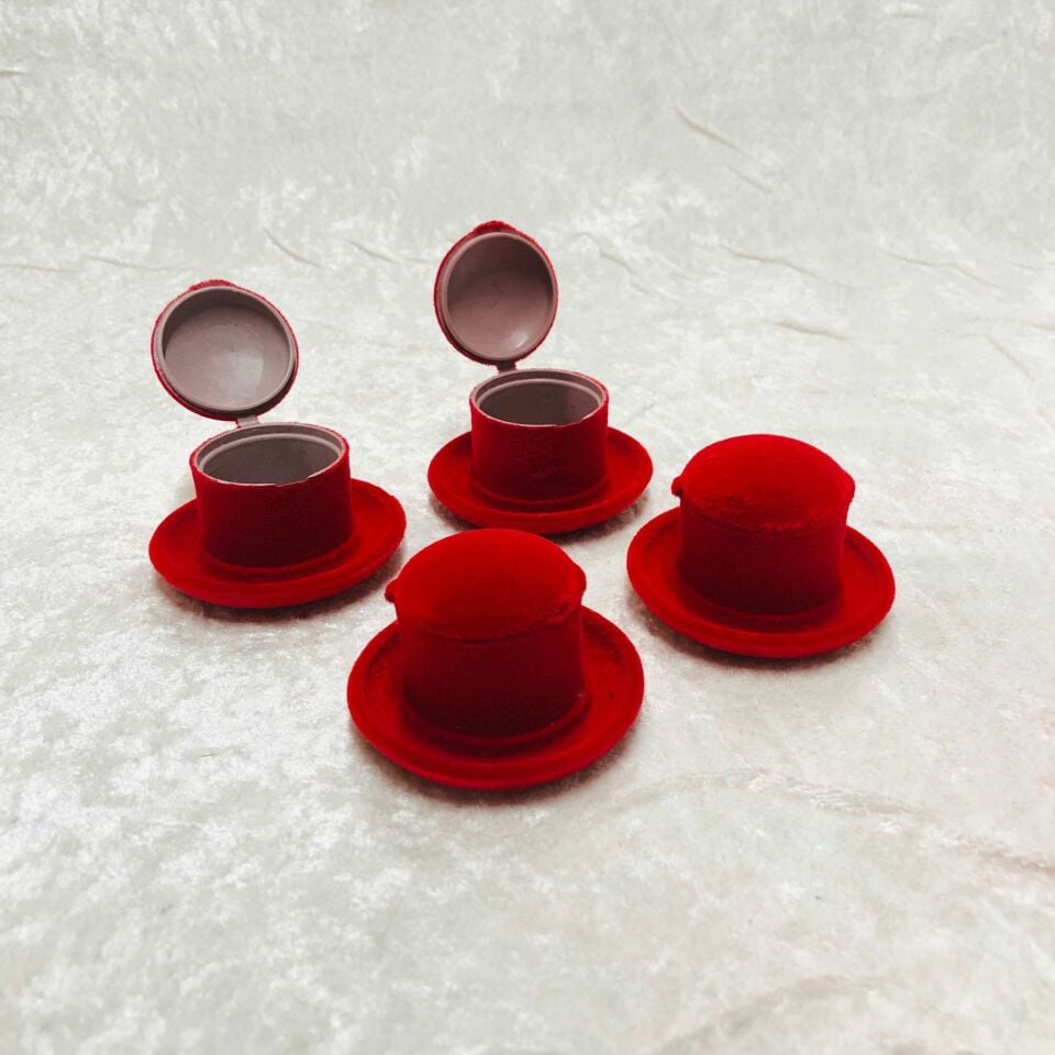 KIRMIZI FLOK ŞAPKA KUTU 10'LU