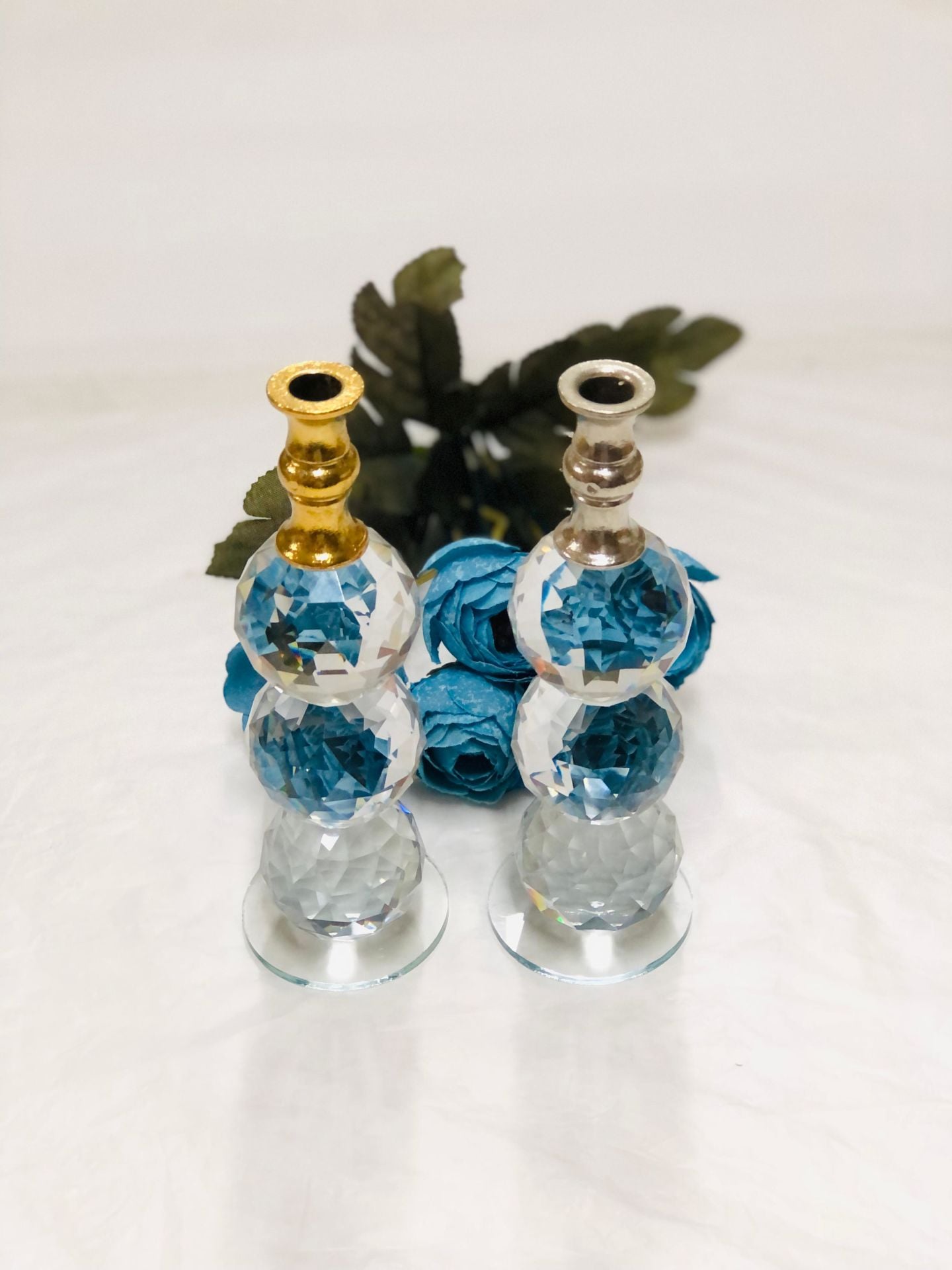 TÜYLÜK KRİSTAL TOP ÜÇ KRİSTALLİ