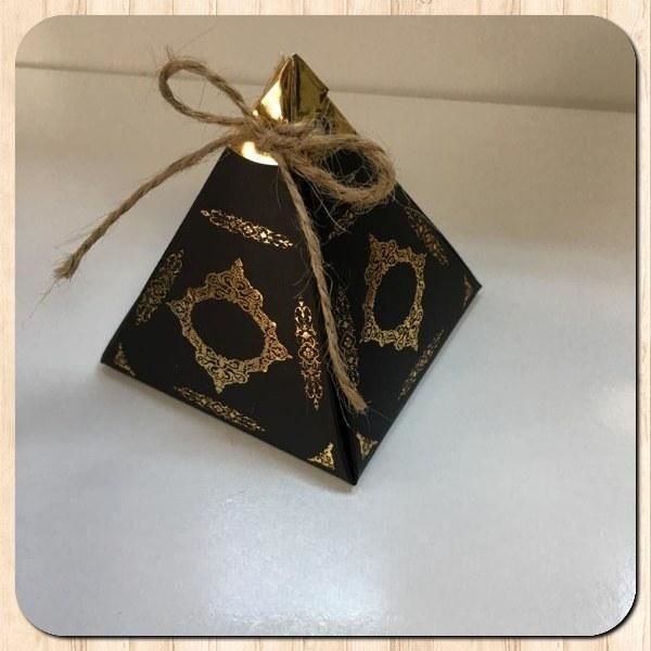 6.5x6.5x7 SİYAH PİRAMİT KUTU - GOLD SARAY DESEN