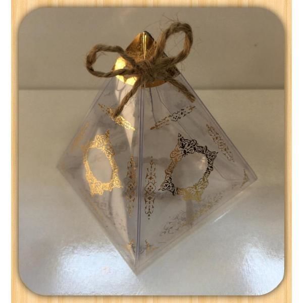 6.5x6.5x7 ŞEFFAF PİRAMİT KUTU - GOLD SARAY DESEN