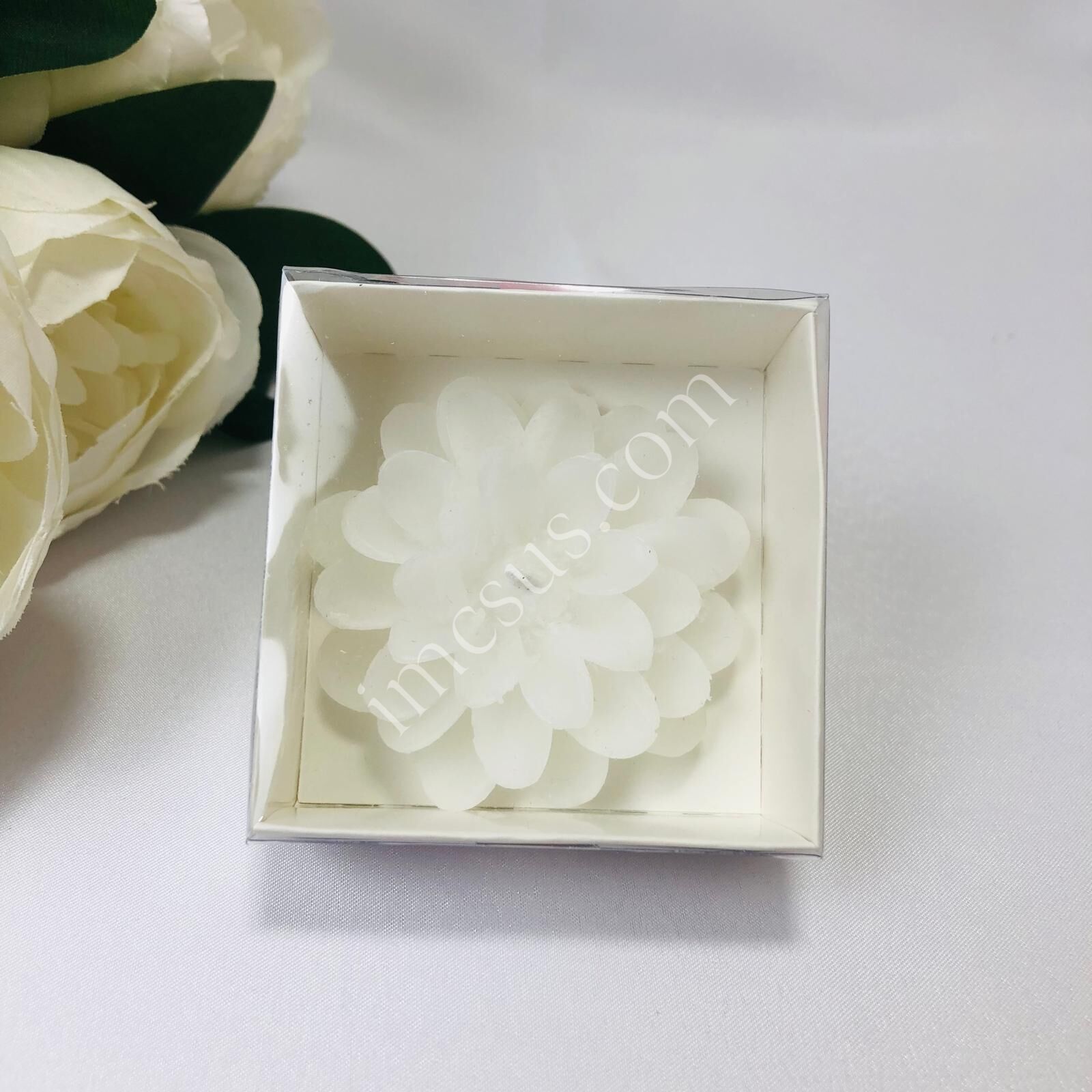 MUM ALT BEYAZ ASETAT KUTULU LOTUS 12'Lİ 7*2,5cm 1 Paket(12 Adet) - Beyaz