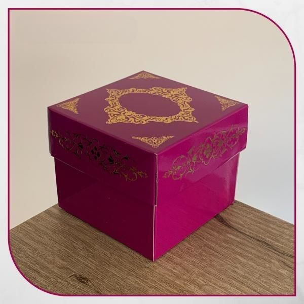 8x8x6,5 MOR ÜZERİNE GOLD SARAY DESENLİ KOMPLE KARTON KUTU