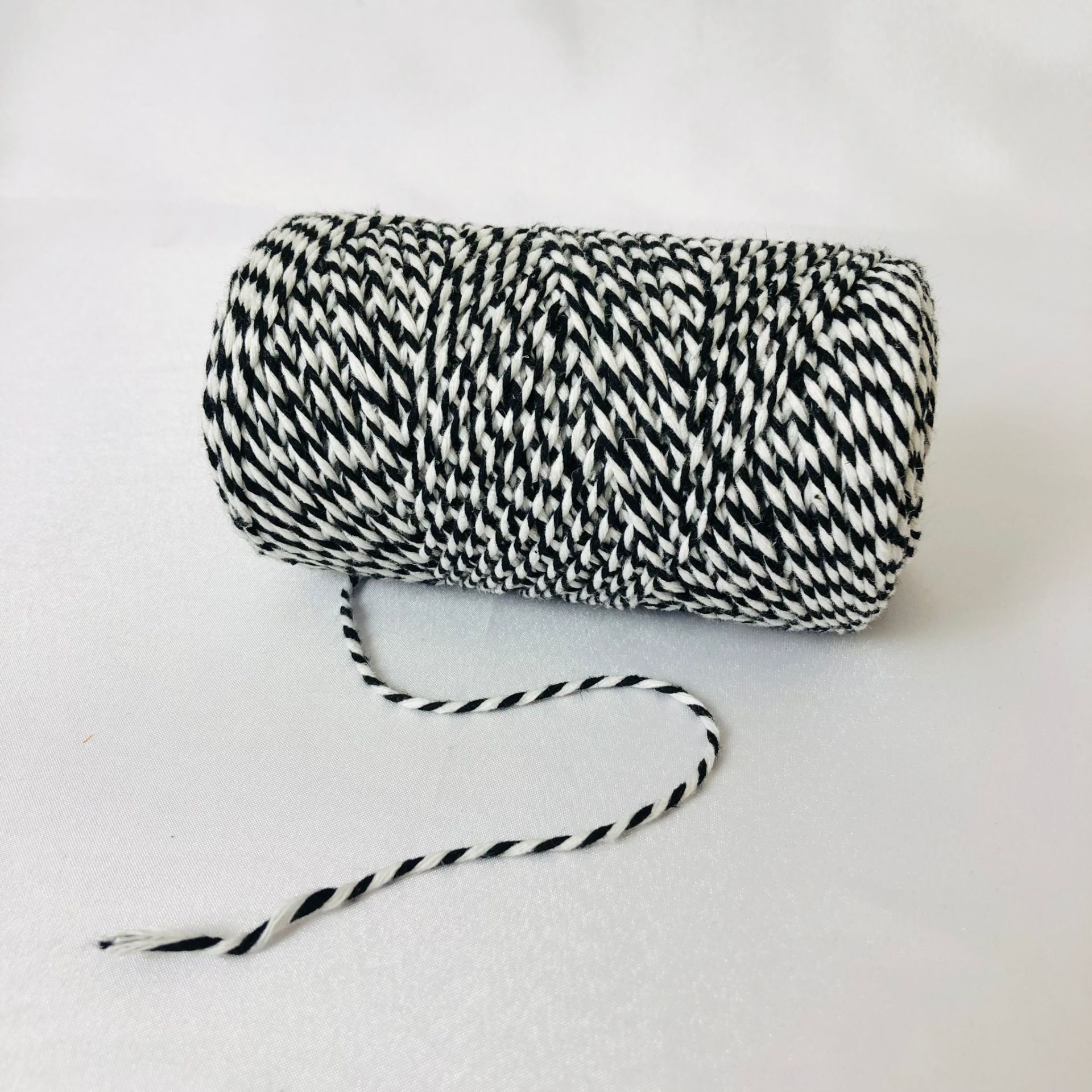 PAKETLEME İPİ ÇİFT RENK YILBAŞI İPİ 200gr Siyah