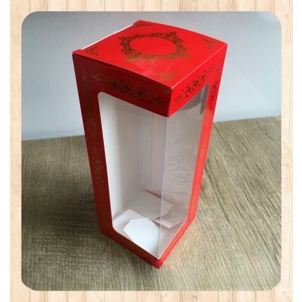 8x8x21 PENCERELİ KIRMIZI SARAY DESENLİ KARTON KUTU