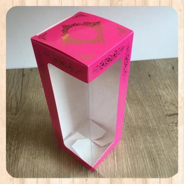 8x8x21 PENCERELİ FUŞYA SARAY DESENLİ KARTON KUTU