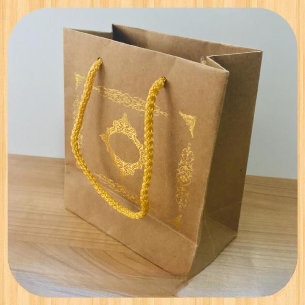 15.5x17x8 Ölçülü Kraft Üzerine Gold Saray Desenli Karton Çanta